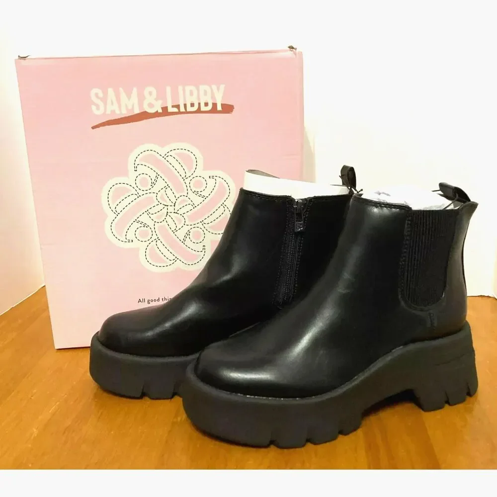Women's Size: 7 Julia Booties Chelsea Upper w/ Chunky Bottom . Sam & Libby . New